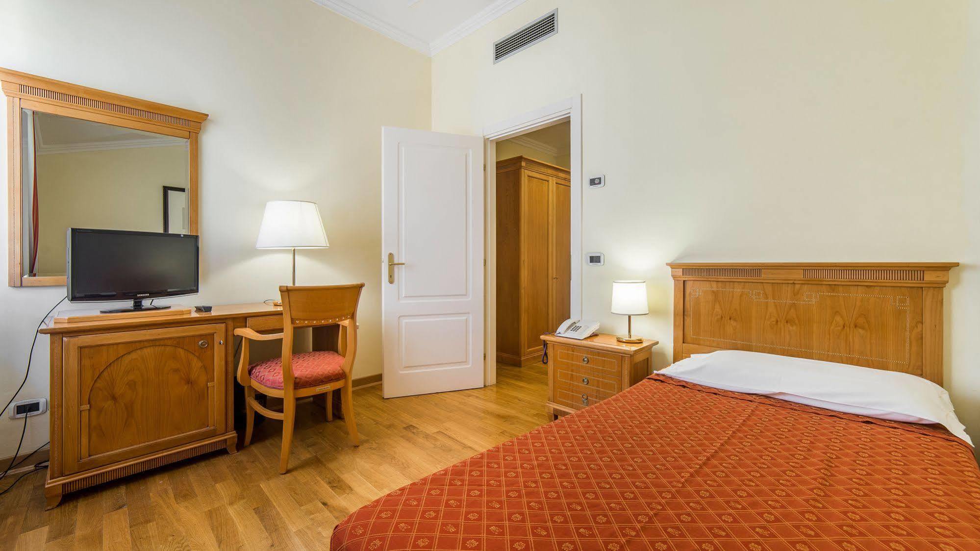 Hotel Ville Bianchi Grado Buitenkant foto