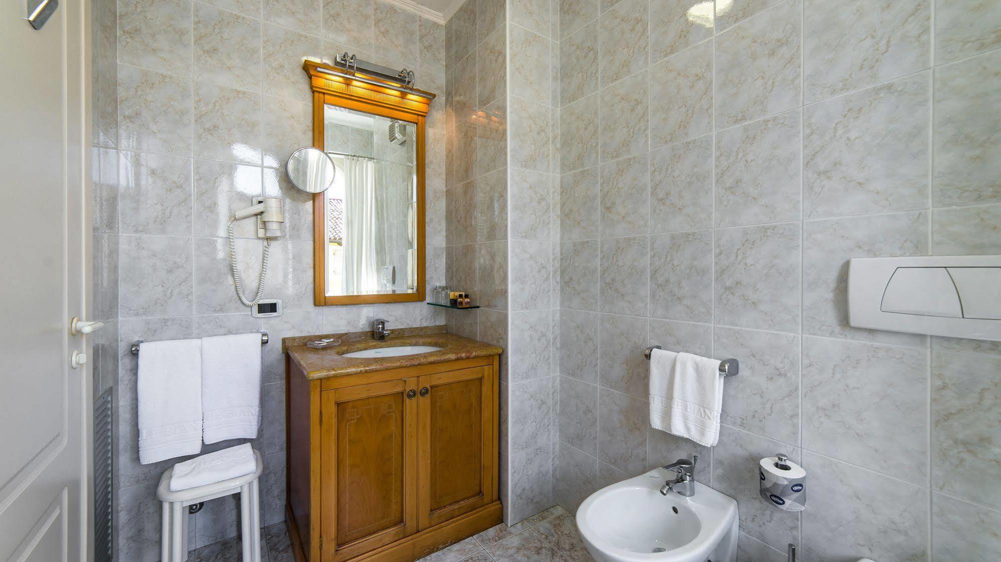 Hotel Ville Bianchi Grado Buitenkant foto