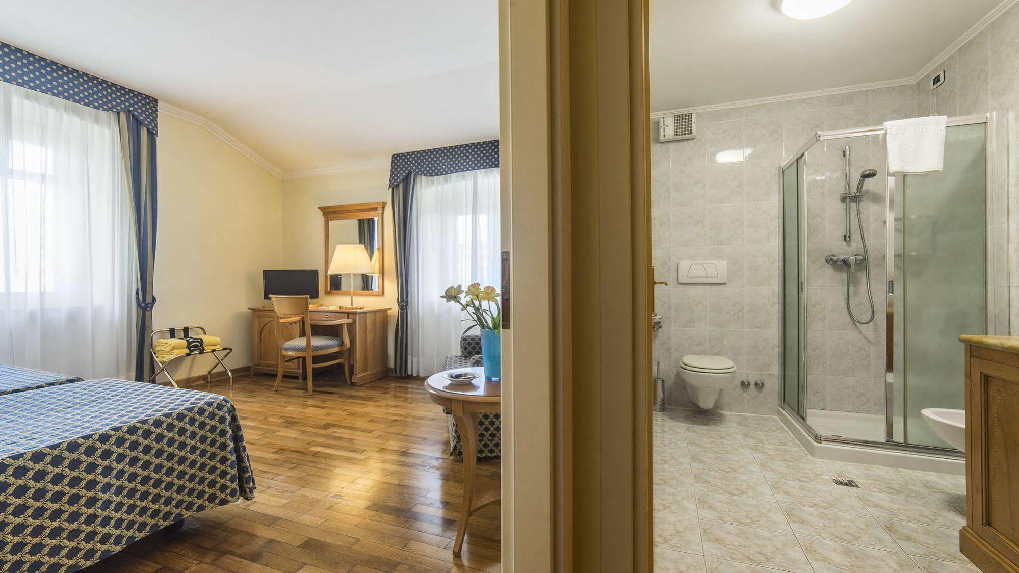Hotel Ville Bianchi Grado Buitenkant foto