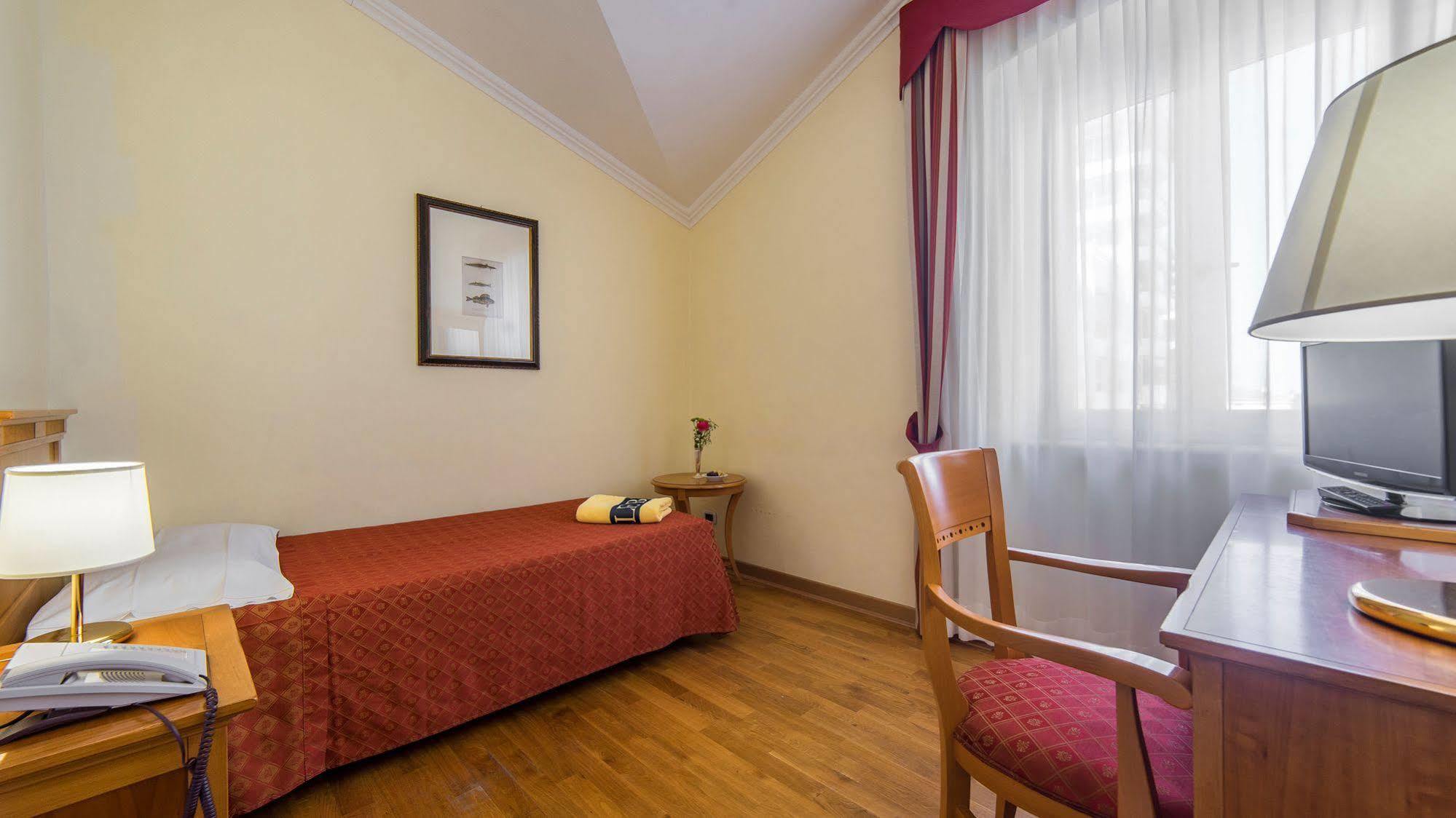 Hotel Ville Bianchi Grado Buitenkant foto